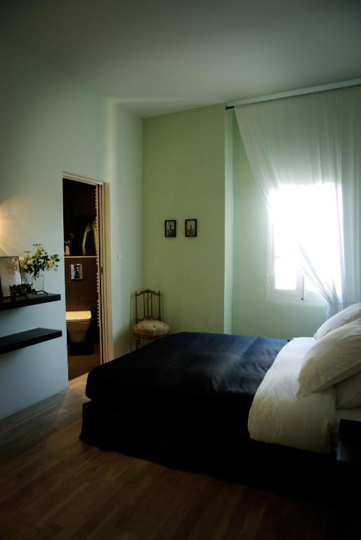 Monte Arena Bed & Breakfast Montaren-et-Saint-Mediers Room photo