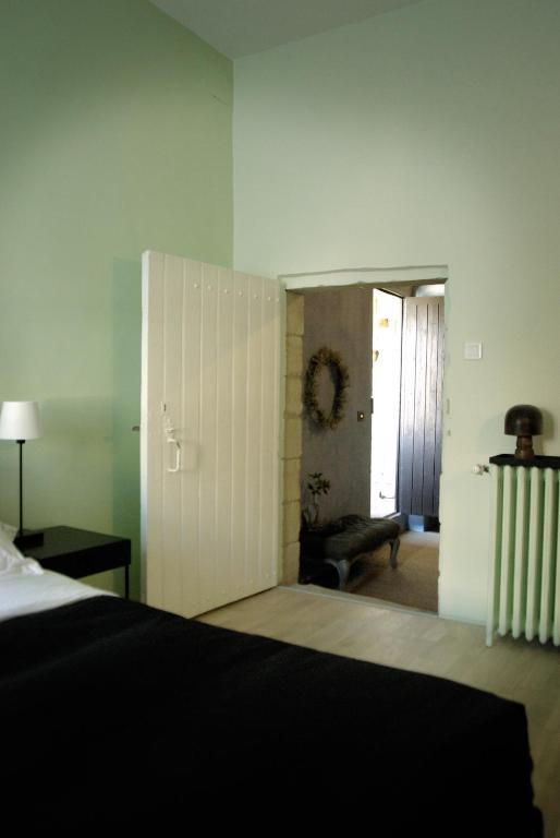 Monte Arena Bed & Breakfast Montaren-et-Saint-Mediers Room photo