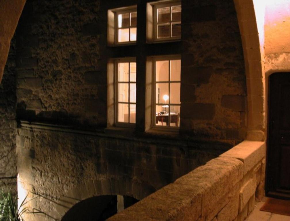 Monte Arena Bed & Breakfast Montaren-et-Saint-Mediers Exterior photo