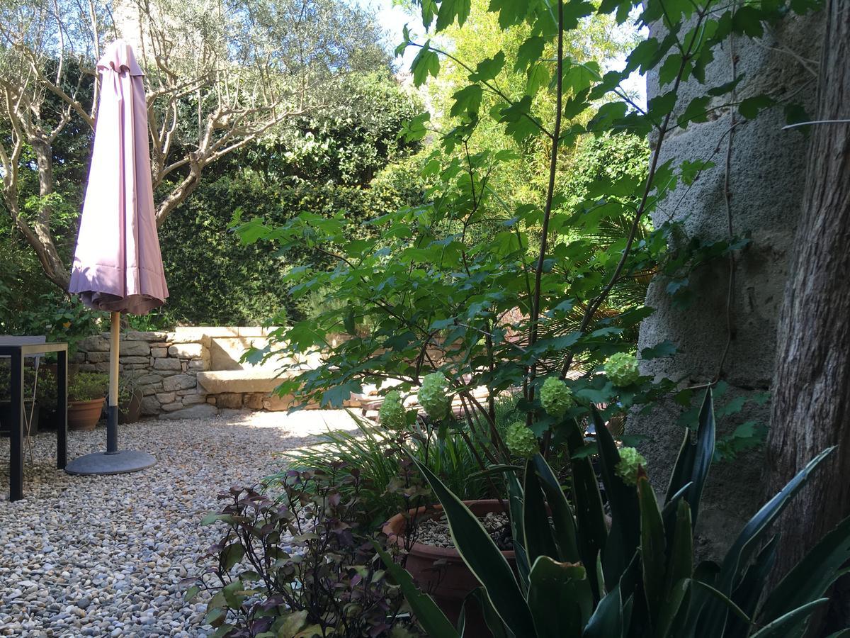 Monte Arena Bed & Breakfast Montaren-et-Saint-Mediers Exterior photo